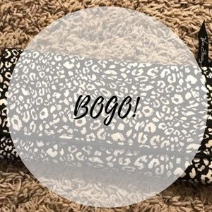 🔥 FINAL - Black & White Vera Bradley Wallet